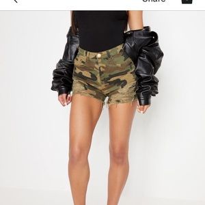 Pretty Little Thing Camo shorts